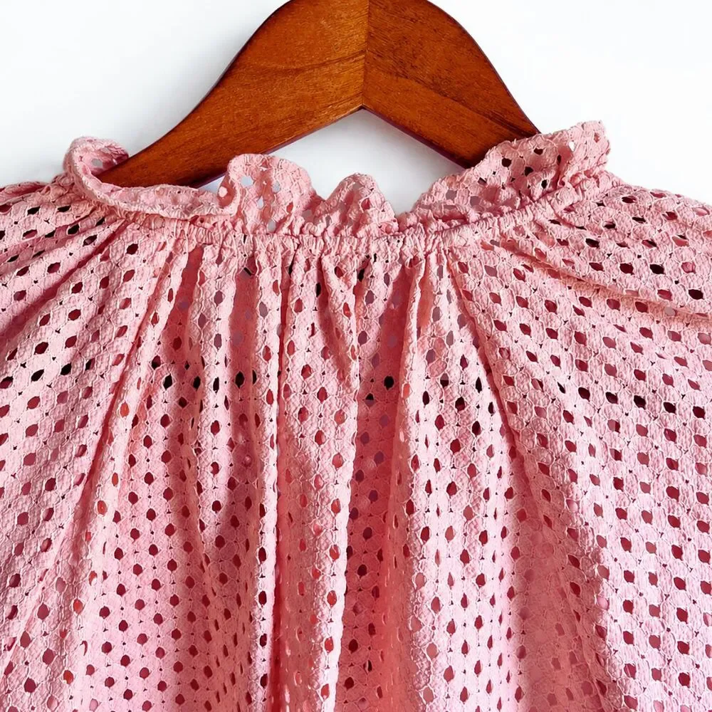Banana Republic Eyelet Lace Blouse Medium Coral Pink Boho Ruffle Puff Sleeve